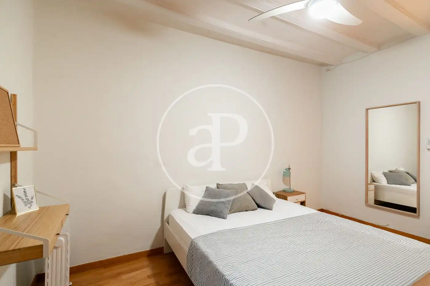 Schlafzimmer von Wohnung zum Verkauf in Barcelona mit Klimaanlage, Heizung und Möbliert