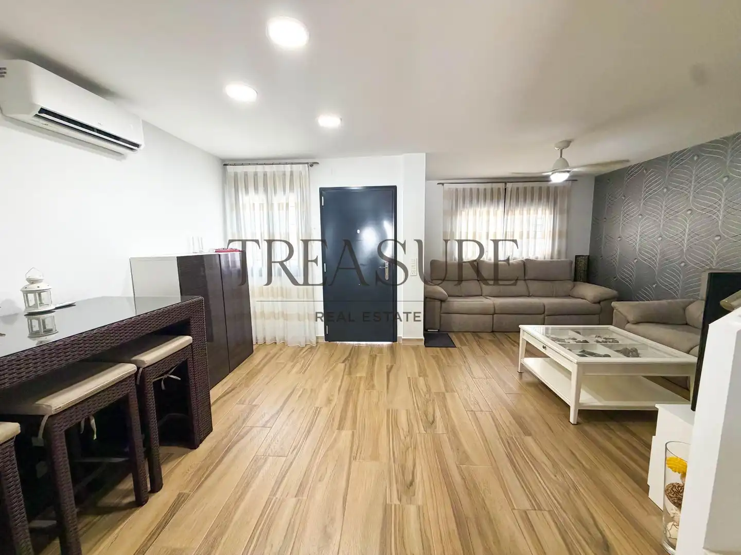 Sala de estar de Casa o chalet en venta en Pilar de la Horadada con Calefacción, Jardín privado y Terraza