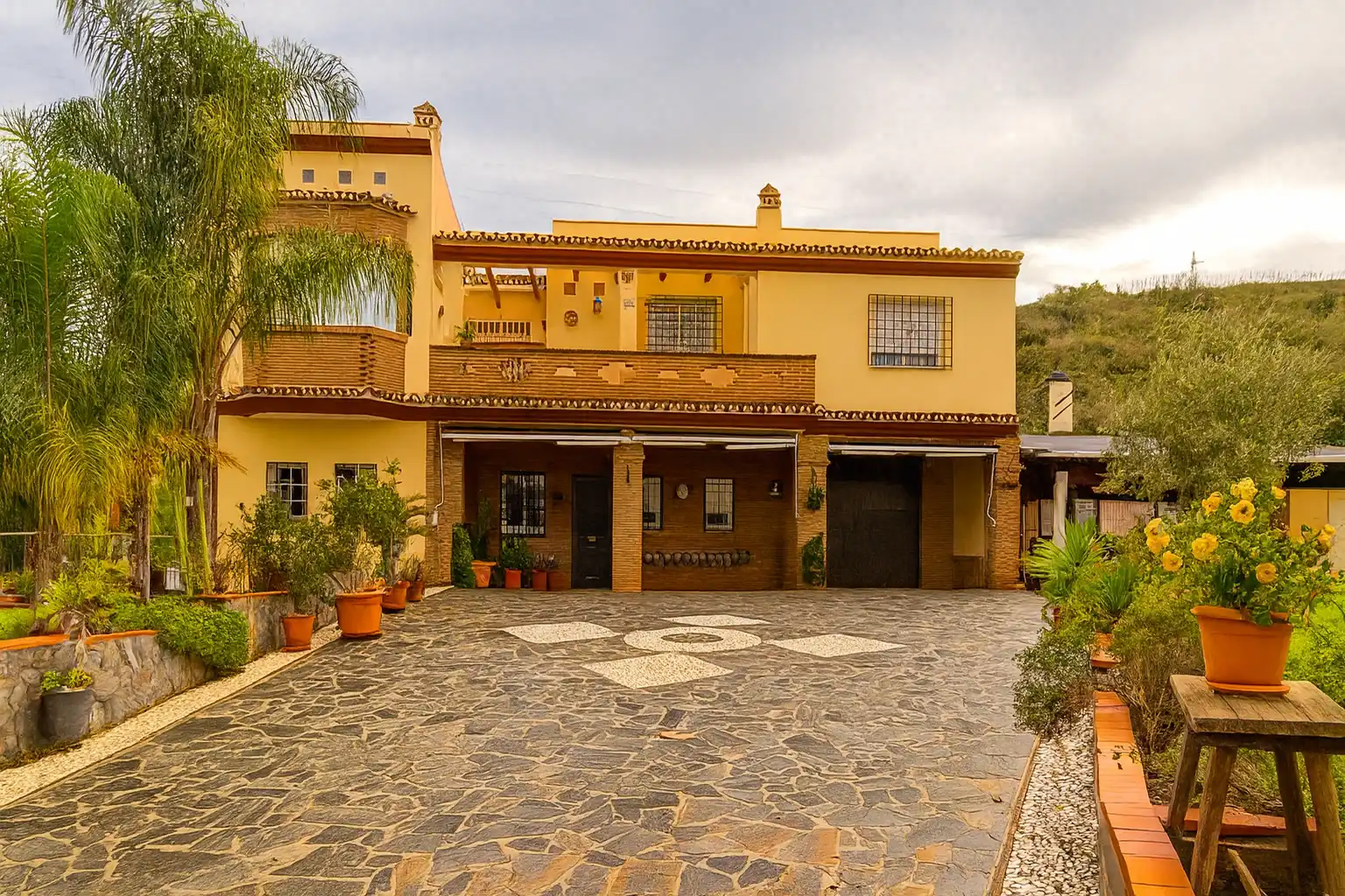 Exterior view of Houses for sale in Alhaurín de la Torre  with Private garden, Terrace and Swimming Pool