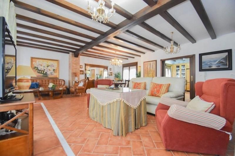 Sala d'estar de Casa o xalet en venda en Jérez del Marquesado amb Jardí privat i Traster