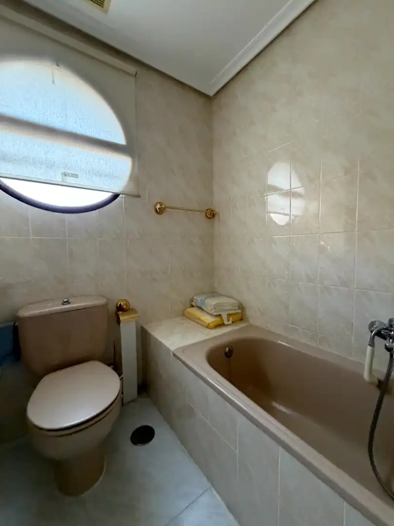 Wohnung zur Miete in Calle Sor Valentina Mirón, Los Pinos - El Pilar