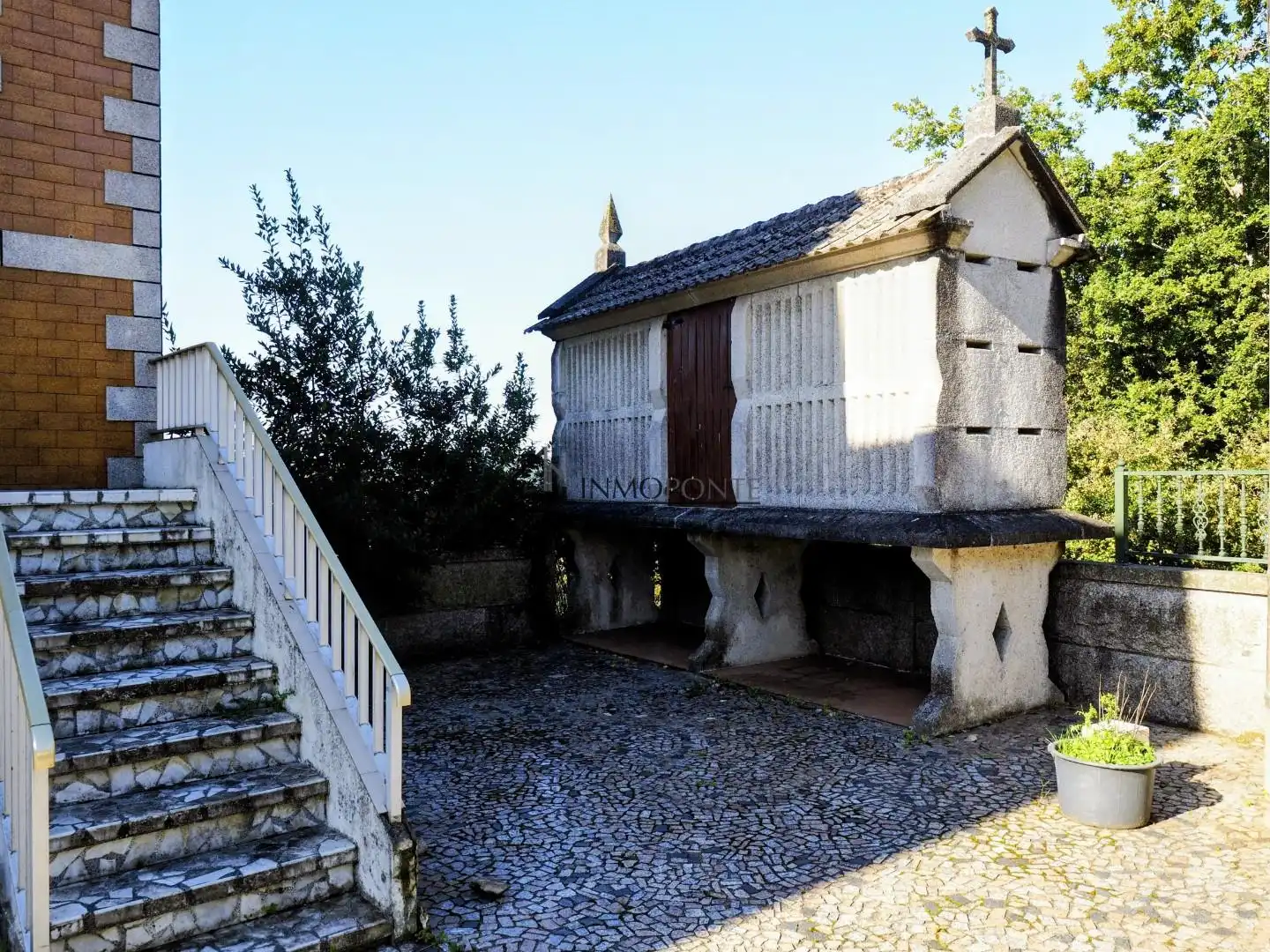 Vista exterior de Casa o xalet en venda en Moraña amb Jardí privat