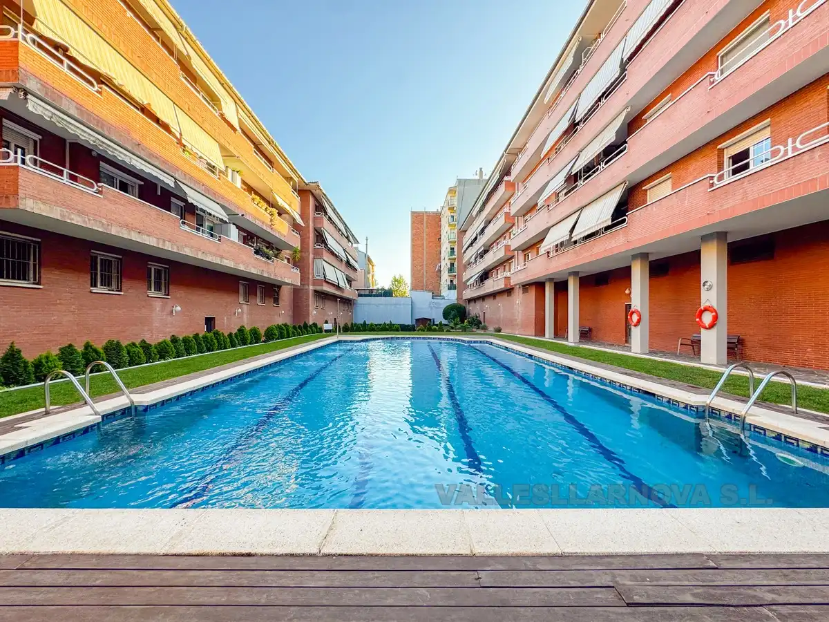 Piscina de Pis en venda en Mollet del Vallès amb Calefacció, Jardí privat i Piscina comunitària