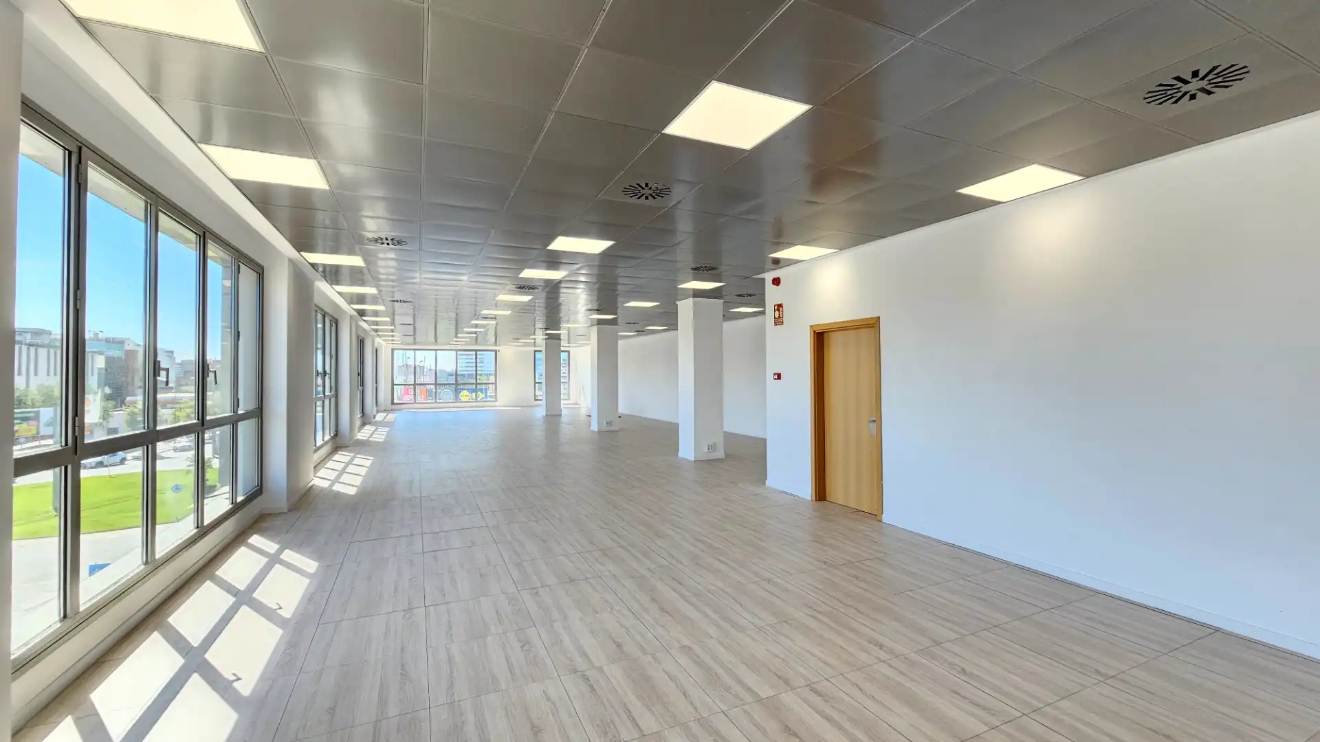 Büro zur Miete in Sant Joan Despí mit Klimaanlage und Alarm