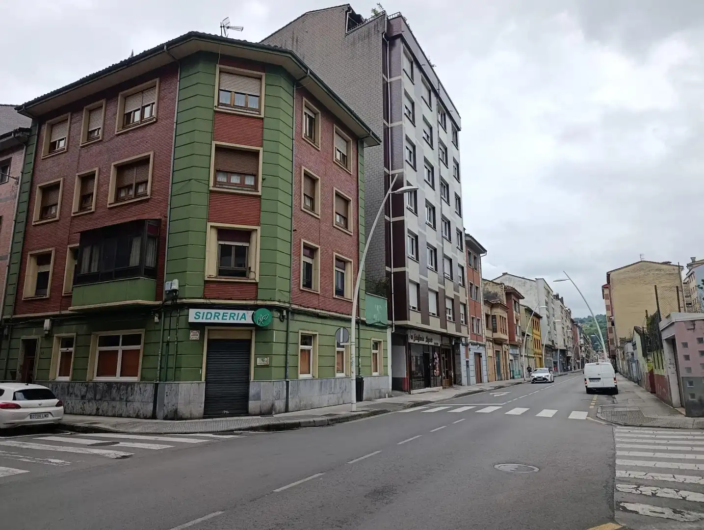 Außenansicht von Wohnung zum Verkauf in Langreo mit Heizung und Terrasse
