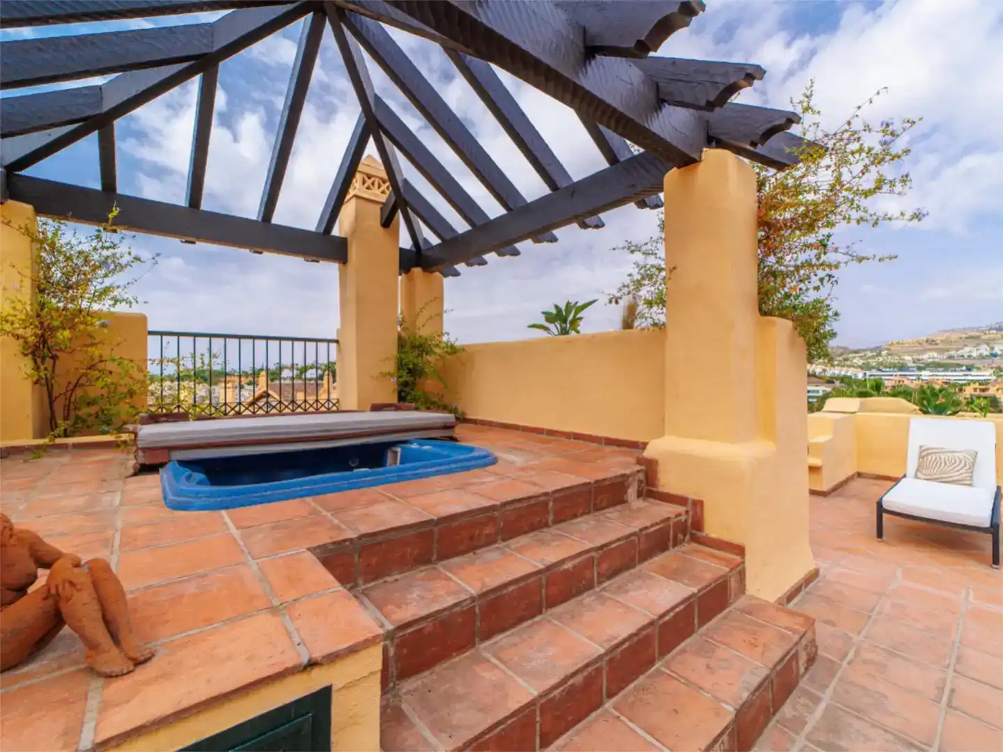 Terrasse von Dachboden zum Verkauf in Estepona mit Klimaanlage