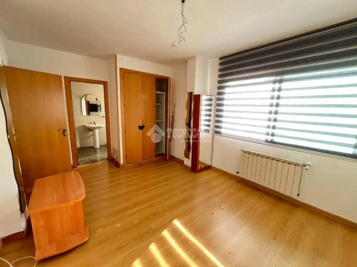 Casa aparellada en venda a Loeches, imagen 19