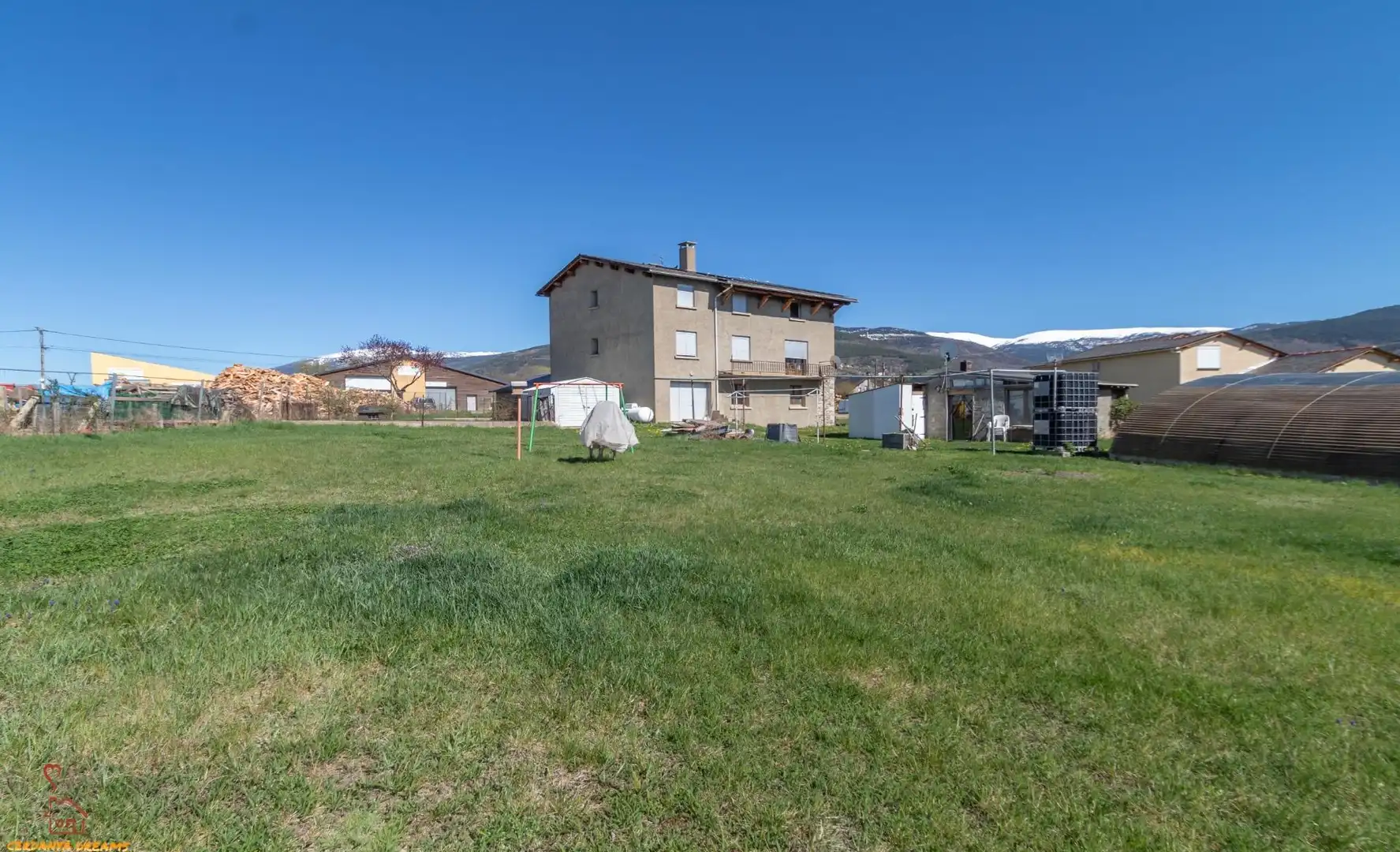 Houses for sale in Osséja  with Heating, Private garden and Parquet flooring