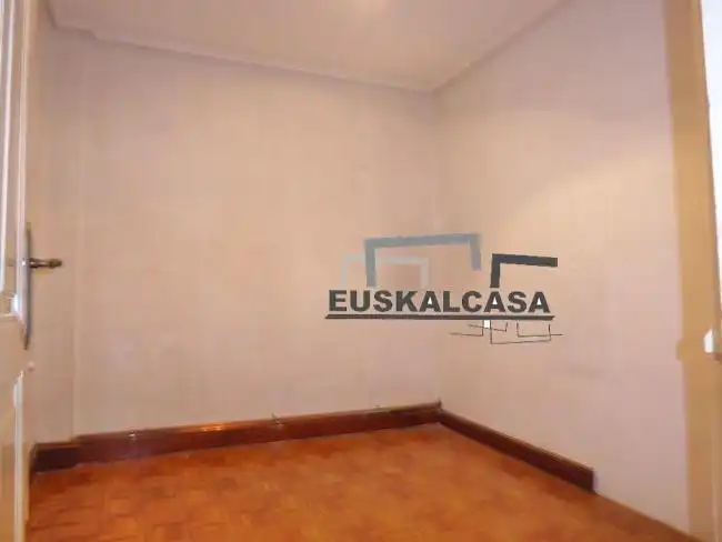 Bedroom of Flat for sale in Bilbao   with Heating and Balcony