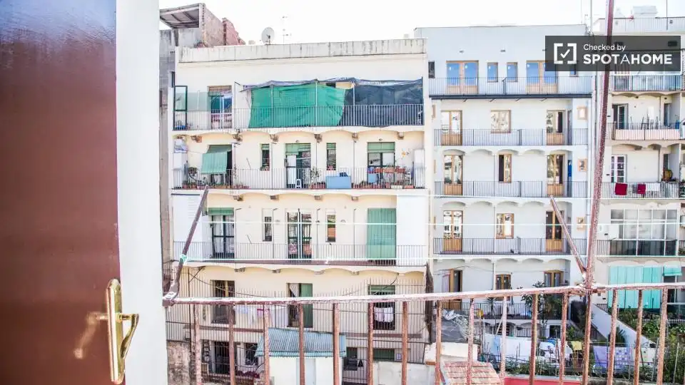 Terraza de Piso para compartir en Barcelona con Aire acondicionado, Calefacción y Amueblado
