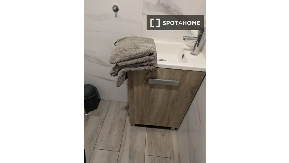 Baño de Piso de alquiler en Madrid con Aire acondicionado, Calefacción y Amueblado