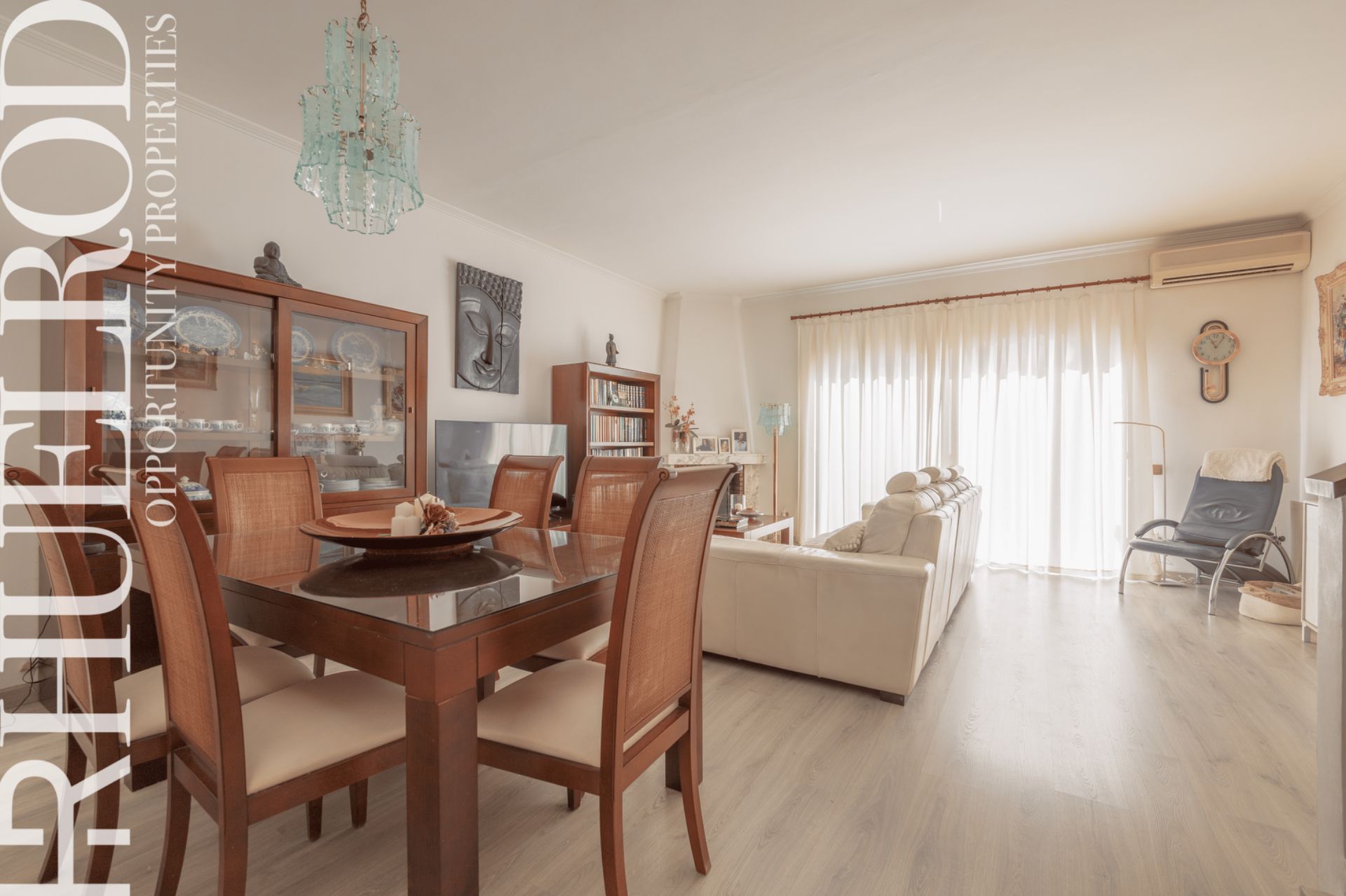Dining room of Single-family semi-detached for sale in El Masnou  with Air Conditioner, Heating and Parquet flooring