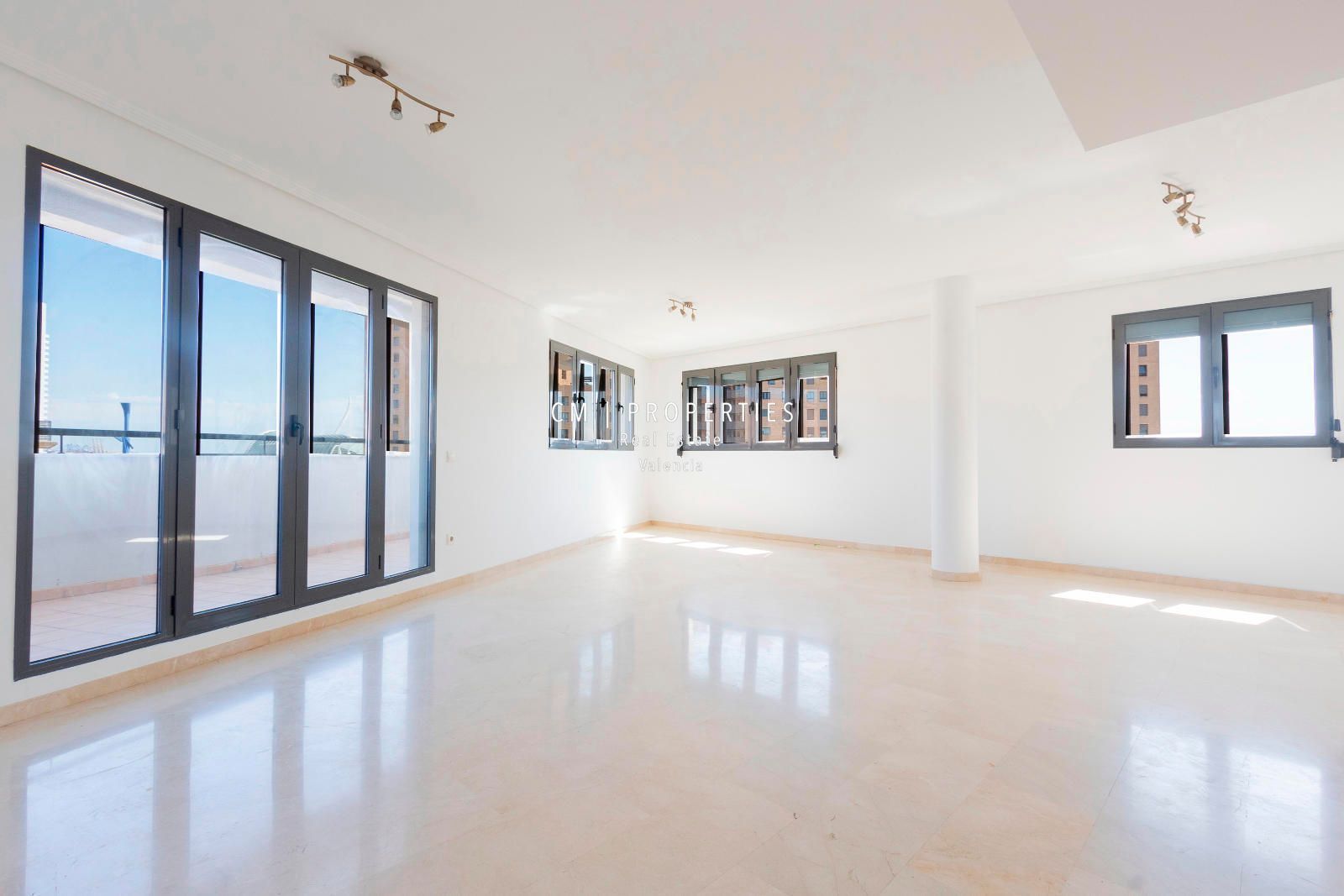 Sala d'estar de Àtic de lloguer en  Valencia Capital amb Aire condicionat, Calefacció i Terrassa