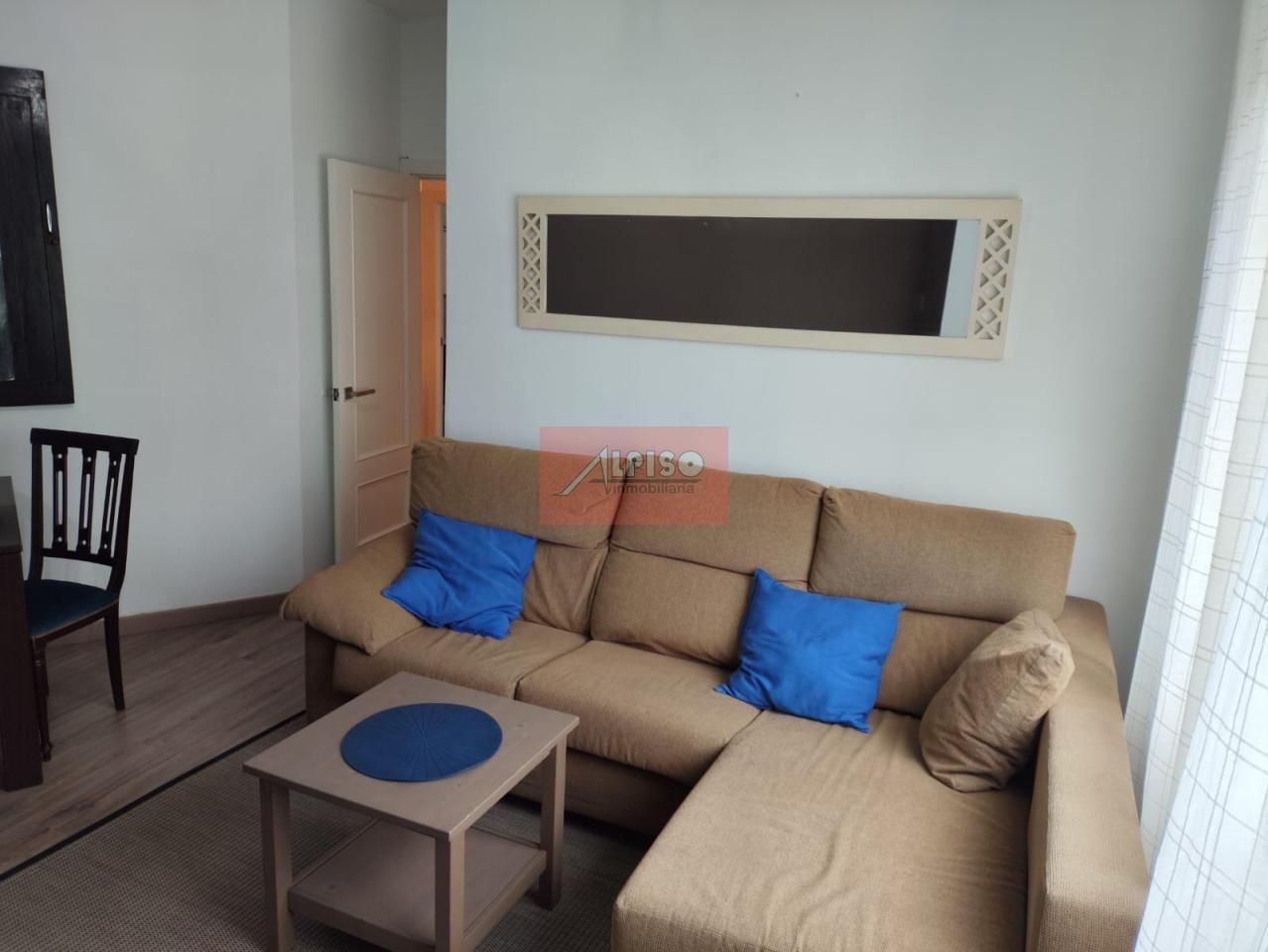 Sala d'estar de Pis en venda en Ourense Capital  amb Calefacció i Moblat