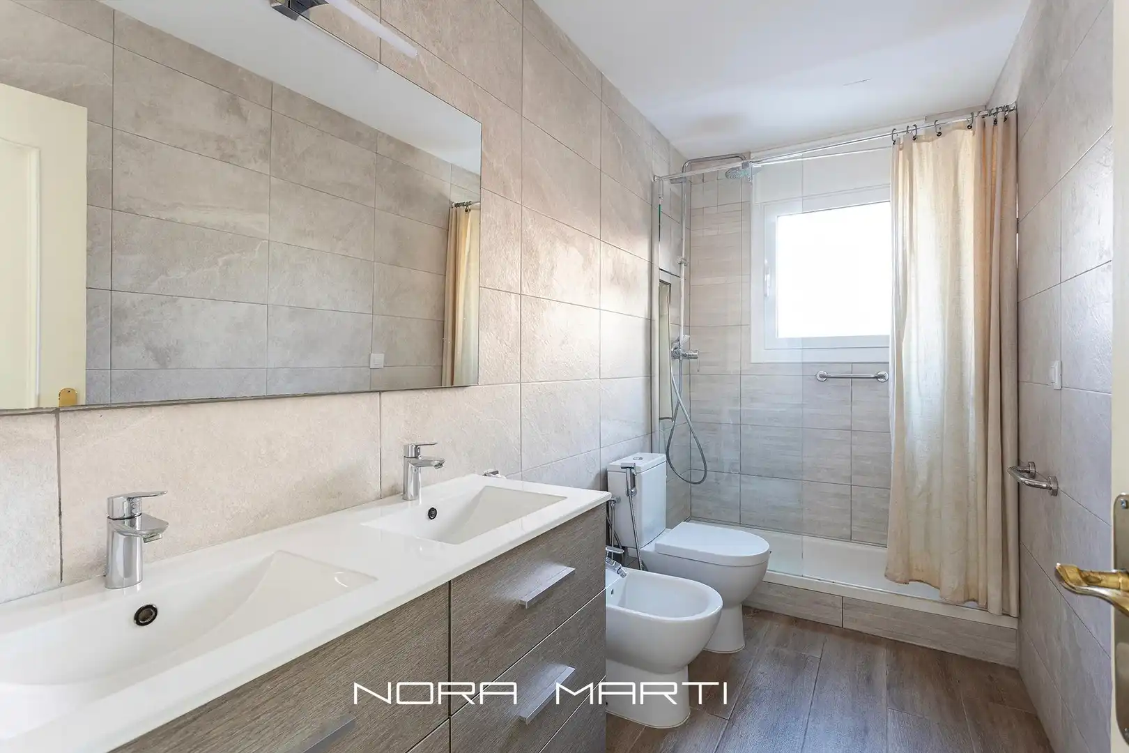 Baño de Casa o chalet en venta en Sant Just Desvern con Calefacción, Jardín privado y Terraza