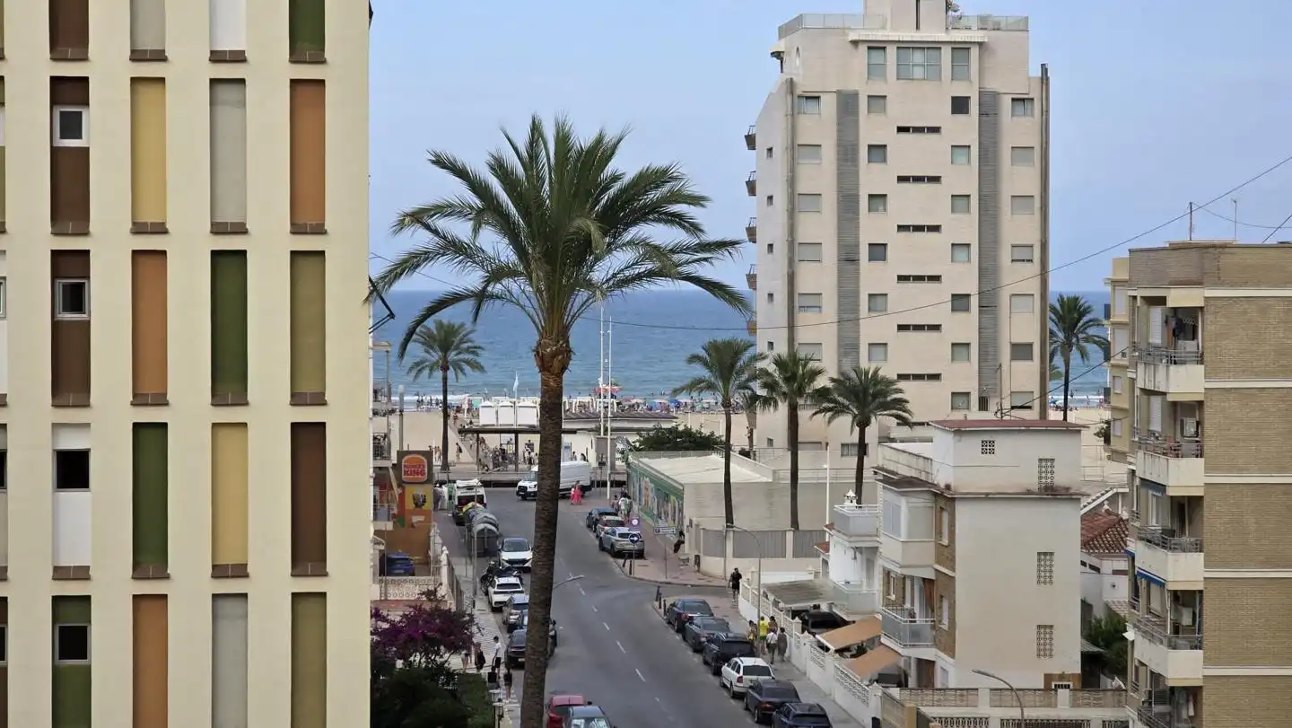 Vista exterior de Apartamento de alquiler en Gandia con Terraza, Amueblado y Piscina comunitaria