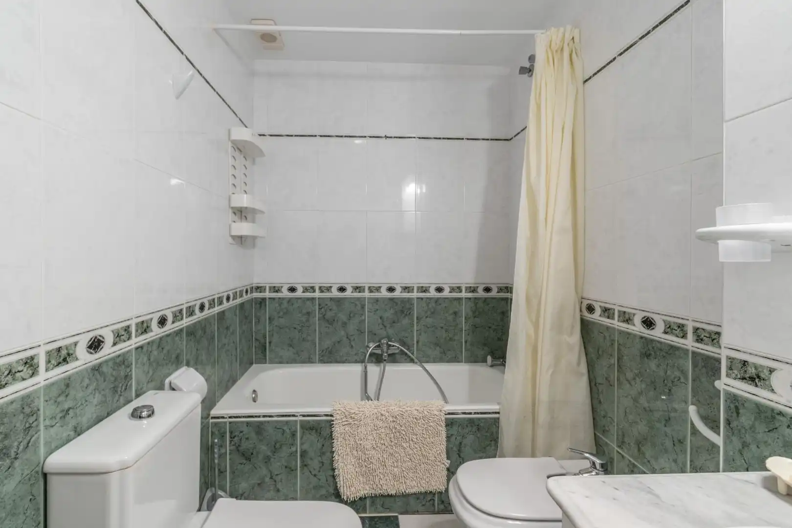 Bathroom of Flat for sale in Salobreña  with Private garden, Terrace and Furnished