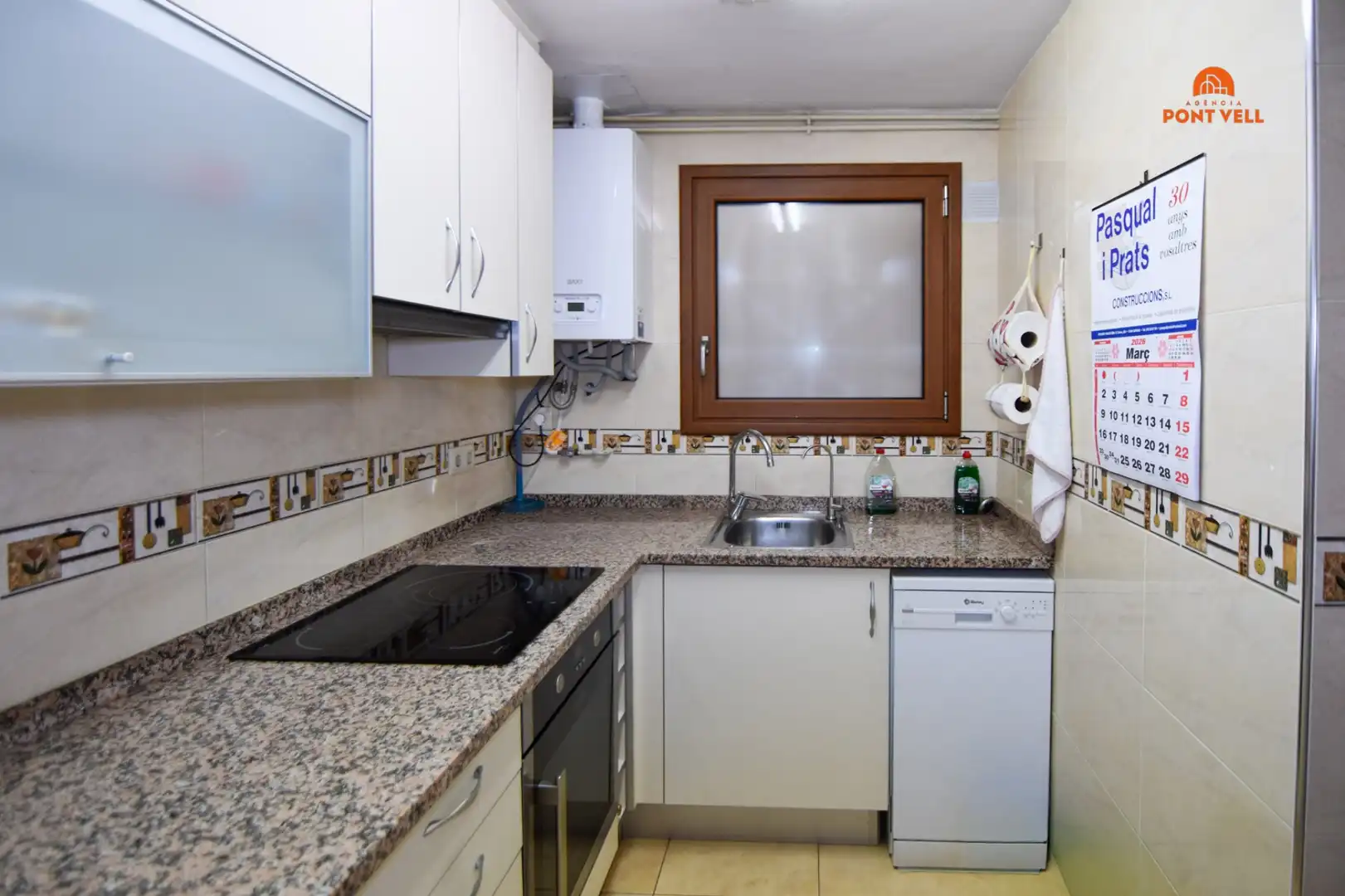 Cuina de Pis en venda en La Bisbal d'Empordà amb Calefacció, Terrassa i Balcó