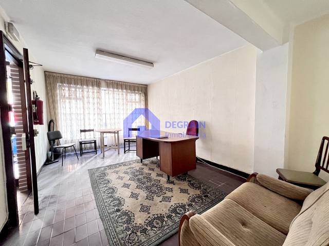 Oficina en Venta en Calle Escultor Laviada en Vallobín