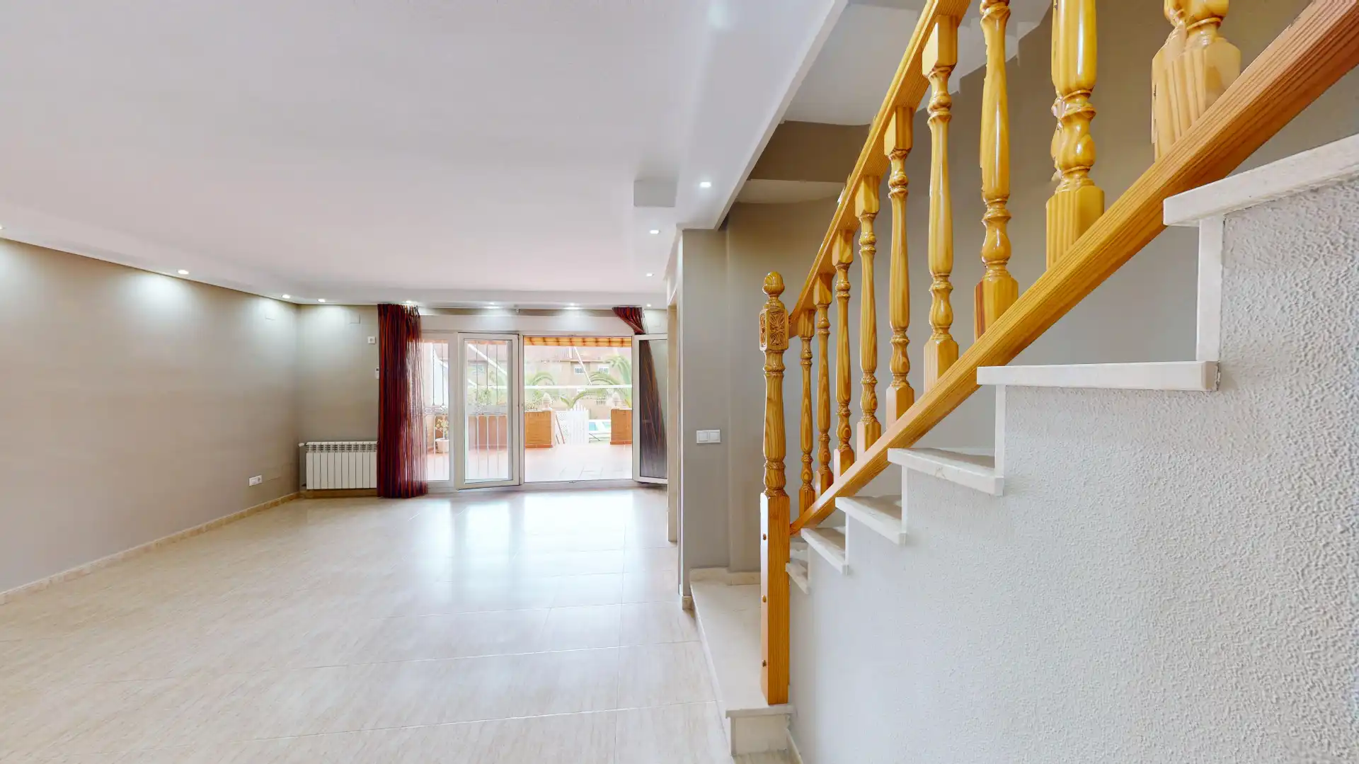 Casa o chalet en venta en Alicante / Alacant con Aire acondicionado, Jardín privado y Terraza