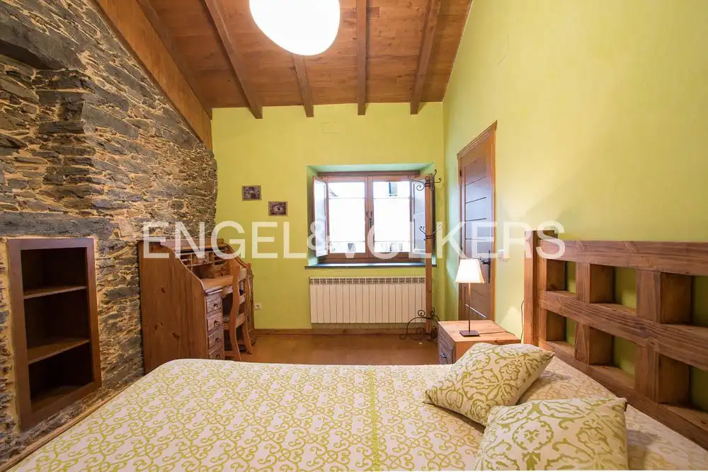 Dormitori de Casa o xalet en venda en Valdés - Luarca amb Calefacció, Jardí privat i Terrassa