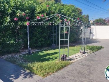 House with pool for sale in Calle PENI
