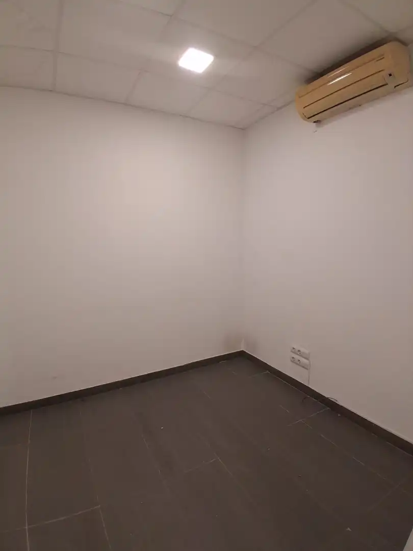 Business premises to rent in Carrer Pintor Peris Aragó 25, imagen 15