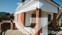 Vista exterior de Casa o xalet en venda en Vallirana amb Jardí privat i Terrassa