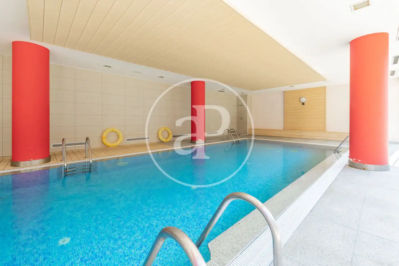 Piso con terraza en venta en C. de Buitrago del Lozoya, imagen 40