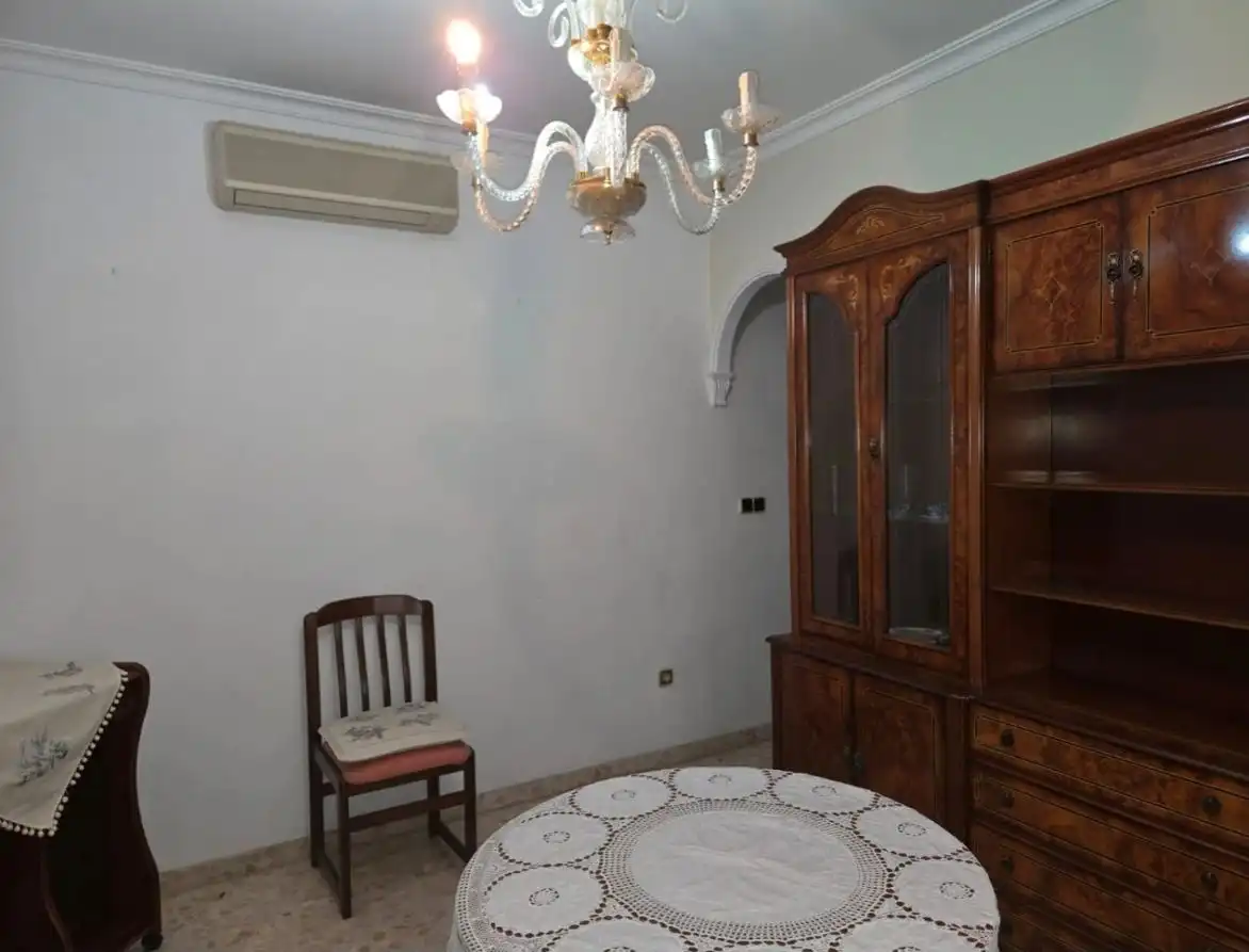 Menjador de Casa adosada en venda en Mairena del Aljarafe amb Aire condicionat, Terrassa i Moblat