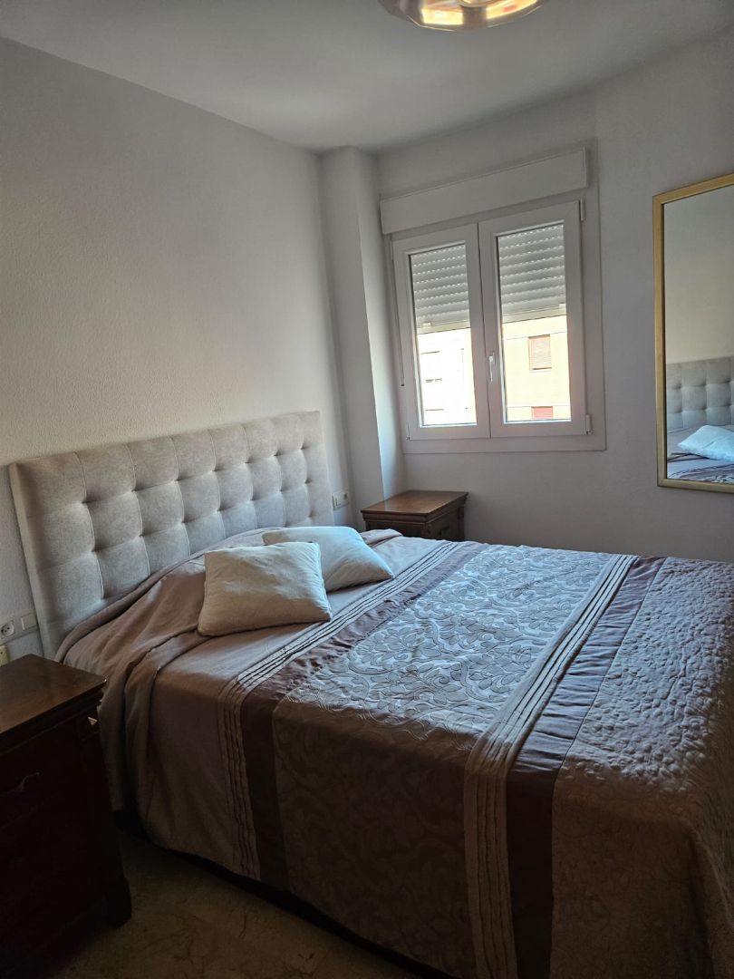 Dormitori de Pis de lloguer en  Almería Capital amb Aire condicionat, Calefacció i Terrassa