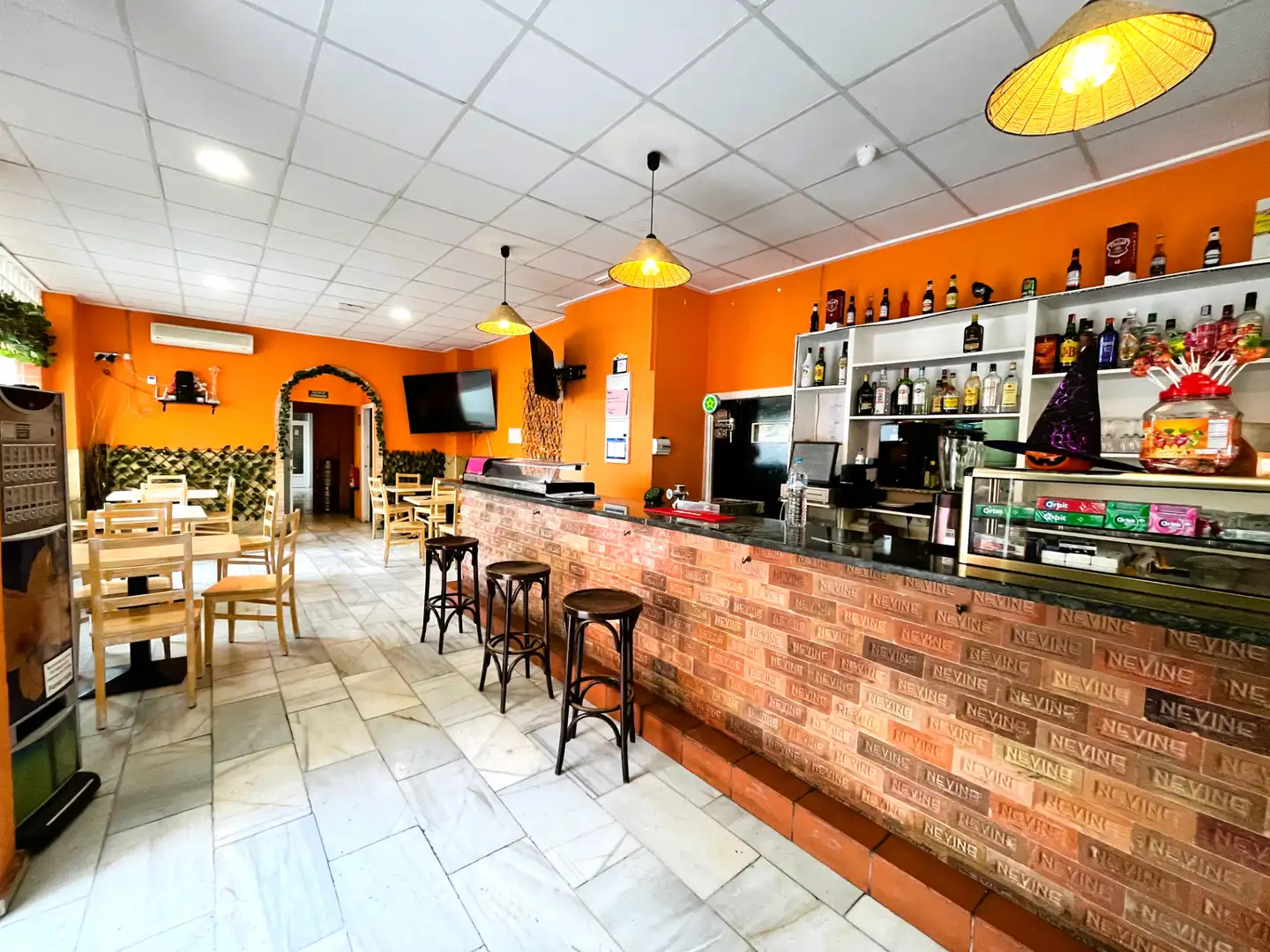 Local comercial en venta en Calle Arzobispo