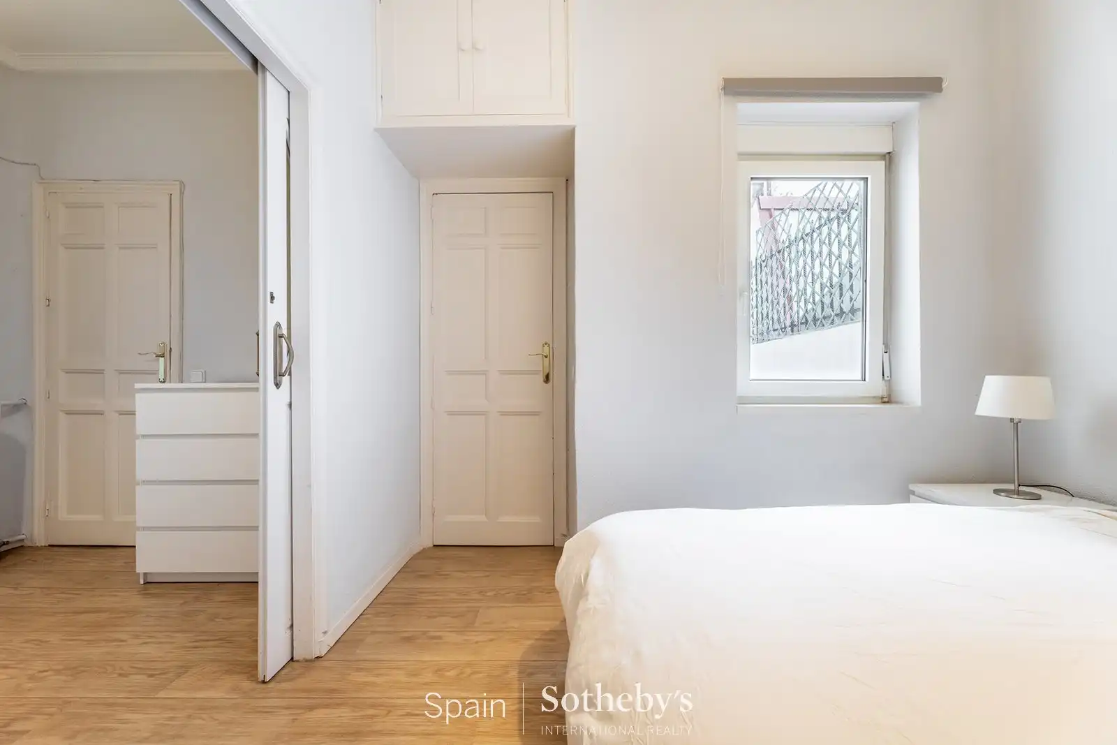 Dormitori de Apartament en venda en Madrid amb Aire condicionat, Calefacció i Terrassa