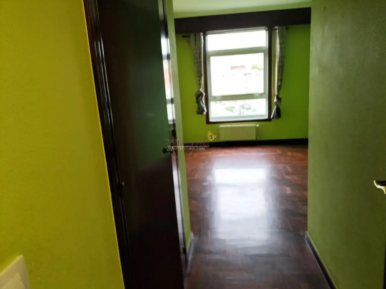 Habitación de Piso de alquiler en Vigo  con Calefacción, Parquet y Trastero