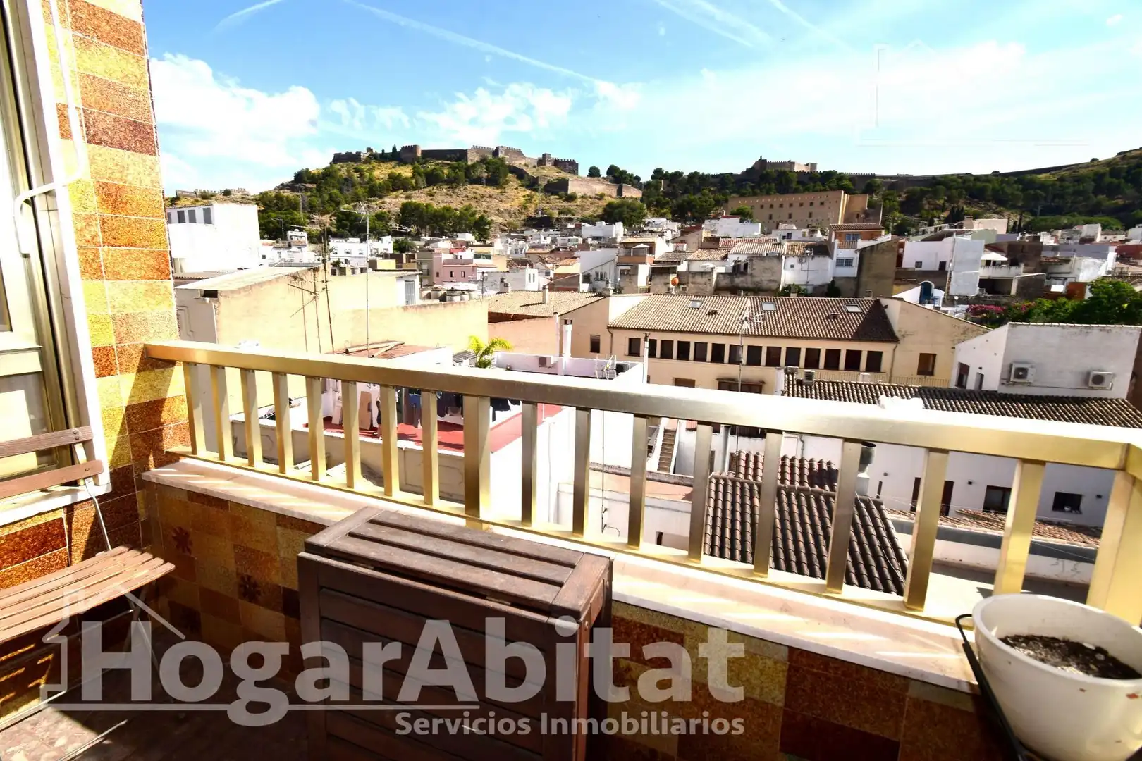 Vista exterior de Piso en venta en Sagunto / Sagunt con Aire acondicionado y Balcón