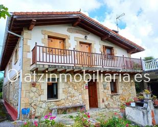 Vista exterior de Casa o xalet en venda en Erandio amb Calefacció, Terrassa i Balcó