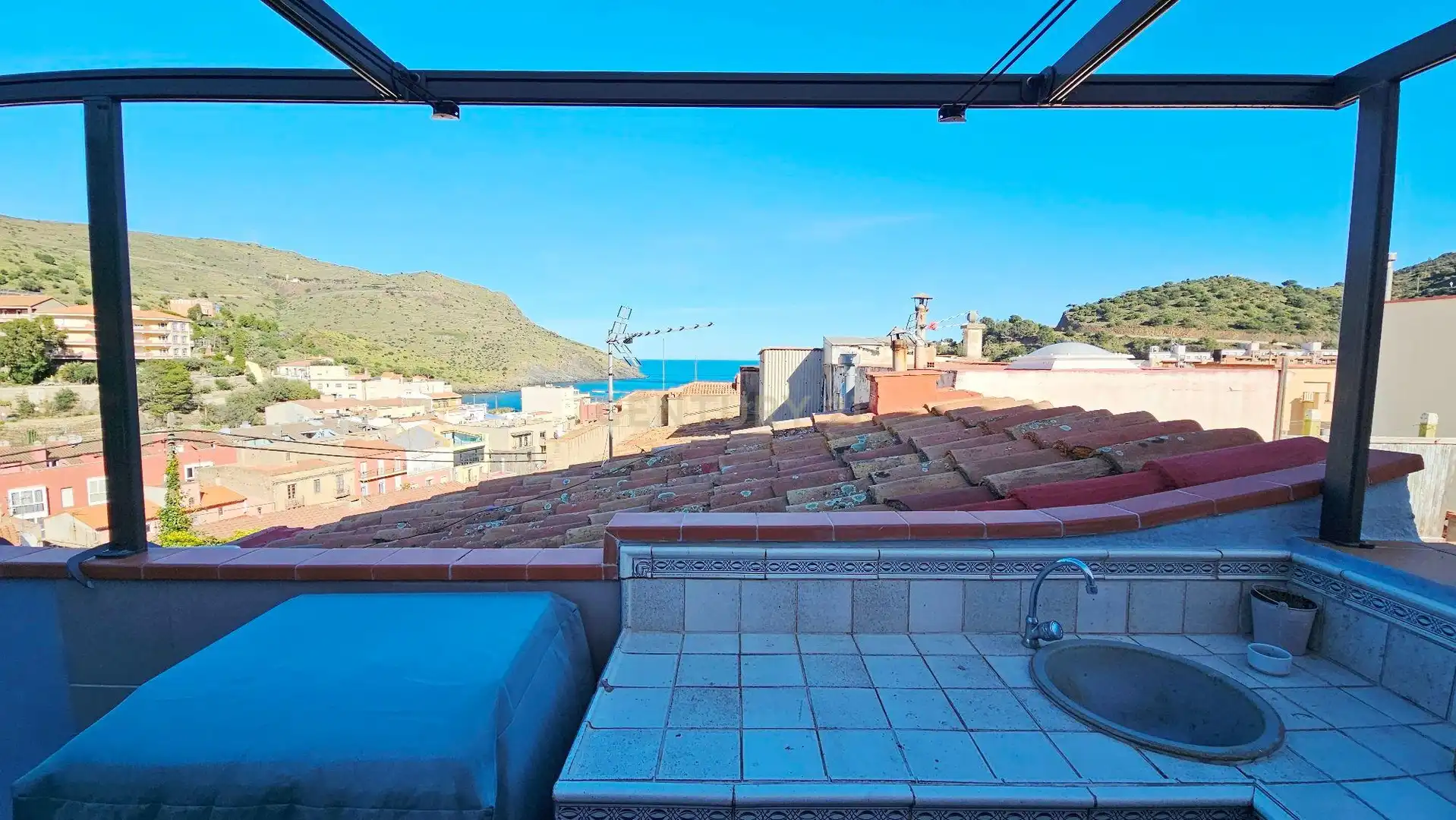 Vista exterior de Casa o chalet en venta en Portbou con Aire acondicionado, Horno y Lavadora