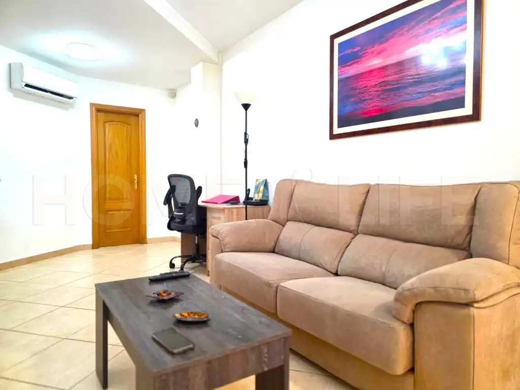 Sala de estar de Apartamento en venta en Torremolinos con Aire acondicionado y Amueblado