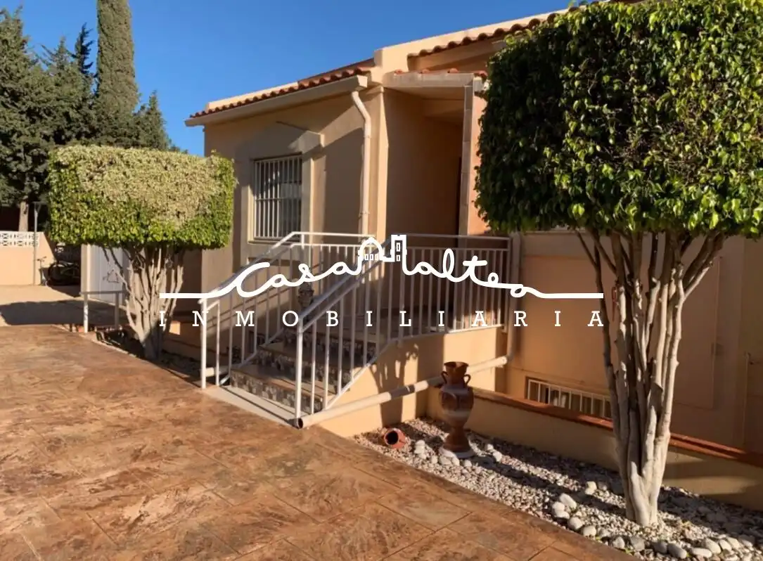 Vista exterior de Casa o chalet en venta en La Nucia con Aire acondicionado, Jardín privado y Trastero