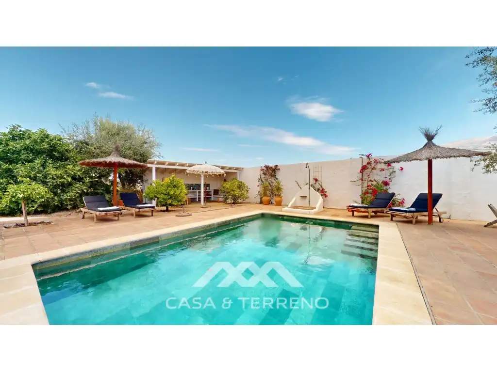 Garden of Commercial properties for sale in Arenas  with Air Conditioner