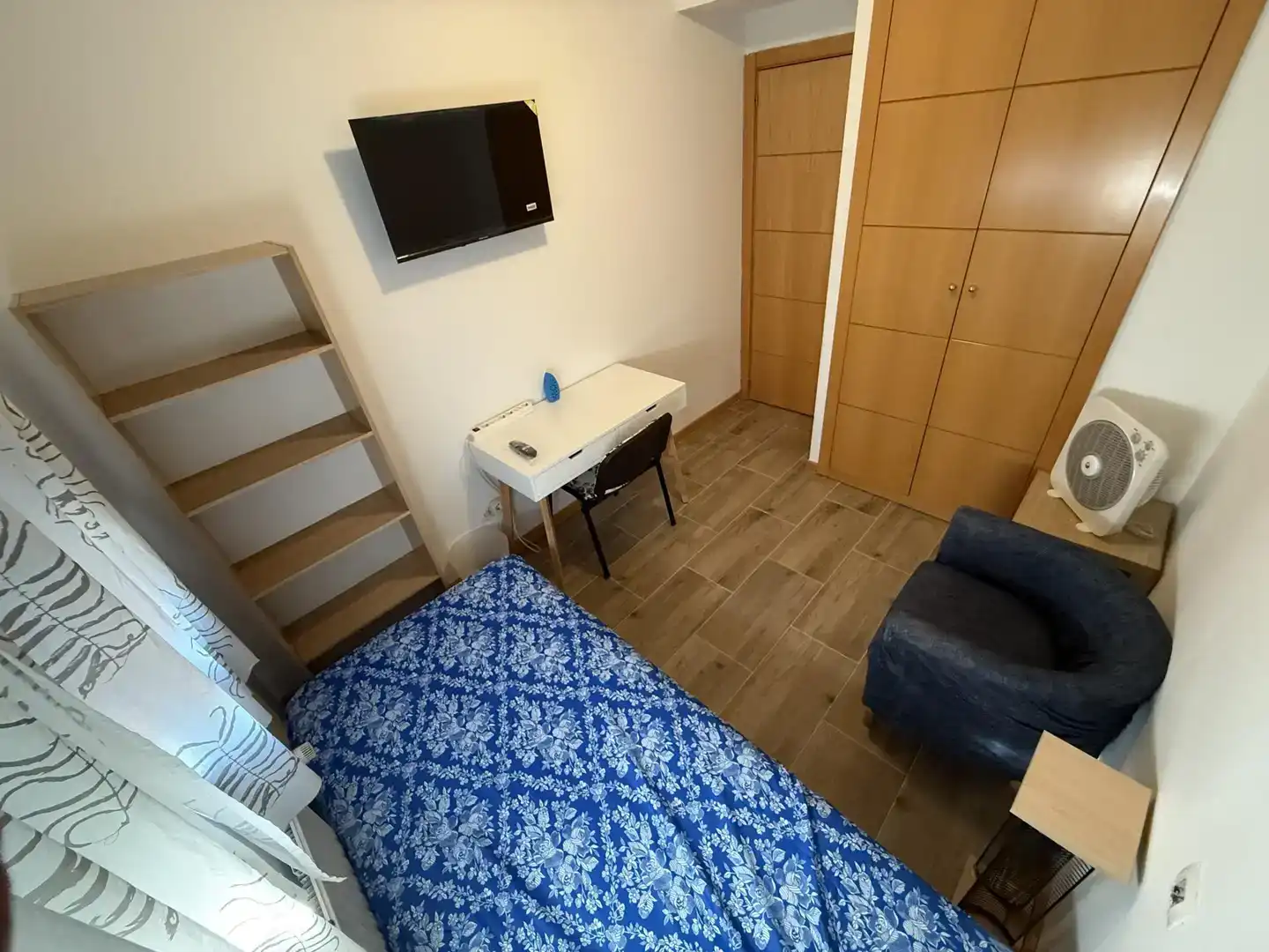 Dormitori de Pis per a compartir en Alcorcón amb Parquet, Piscina i Moblat