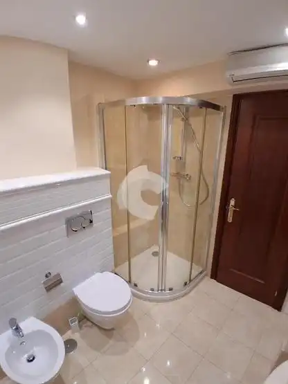 Badezimmer von Wohnung zum Verkauf in A Coruña Capital  mit Heizung, Parkett und Ofen