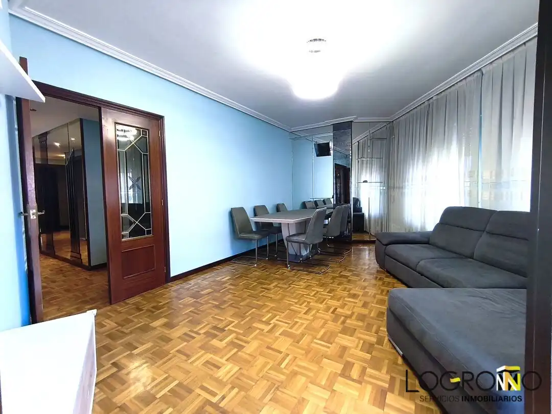 Sala d'estar de Pis en venda en  Logroño amb Calefacció i Traster