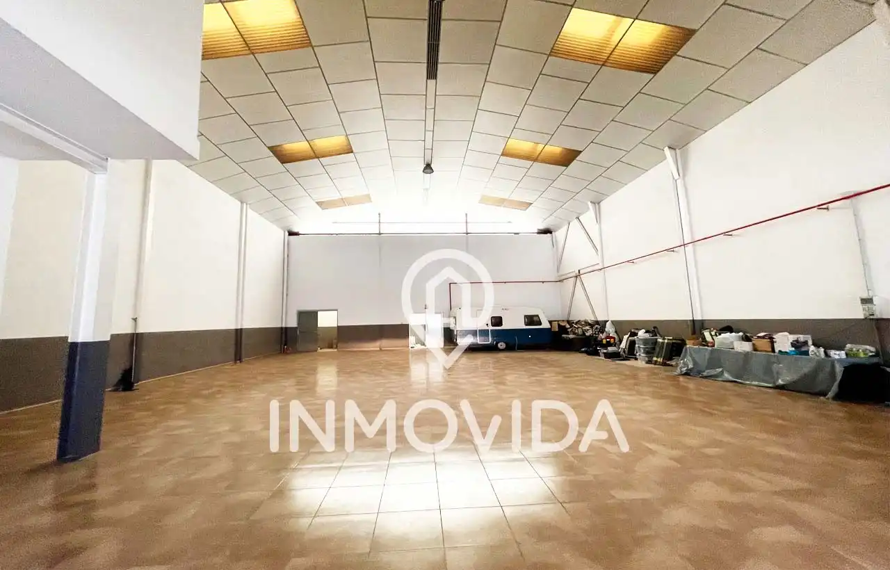 Industrial buildings for sale in Novelé  / Novetlè