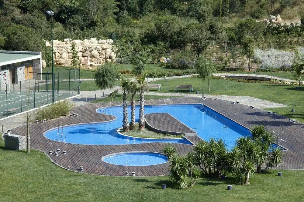 Piscina de Pis en venda en Barcelona amb Aire condicionat, Calefacció i Jardí privat