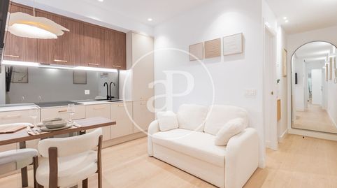Photo 3 of Flat for rent in C. de Alburquerque, 11, Trafalgar, Madrid Capital