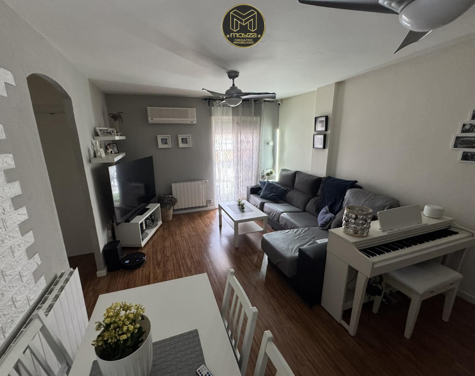 Living room of Flat for sale in  Jaén Capital  with Air Conditioner, Heating and Balcony