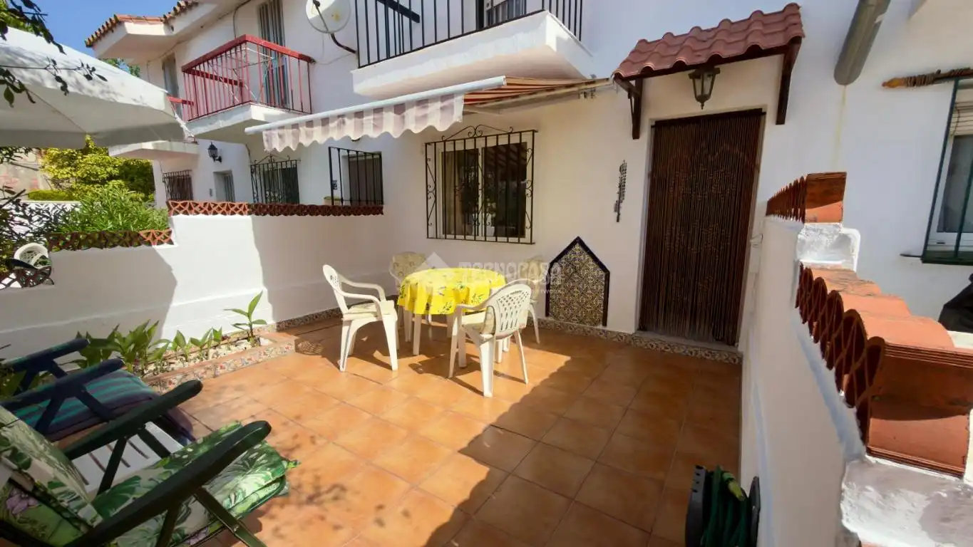 Jardín de Casa adosada en venta en Los Barrios con Aire acondicionado, Calefacción y Balcón