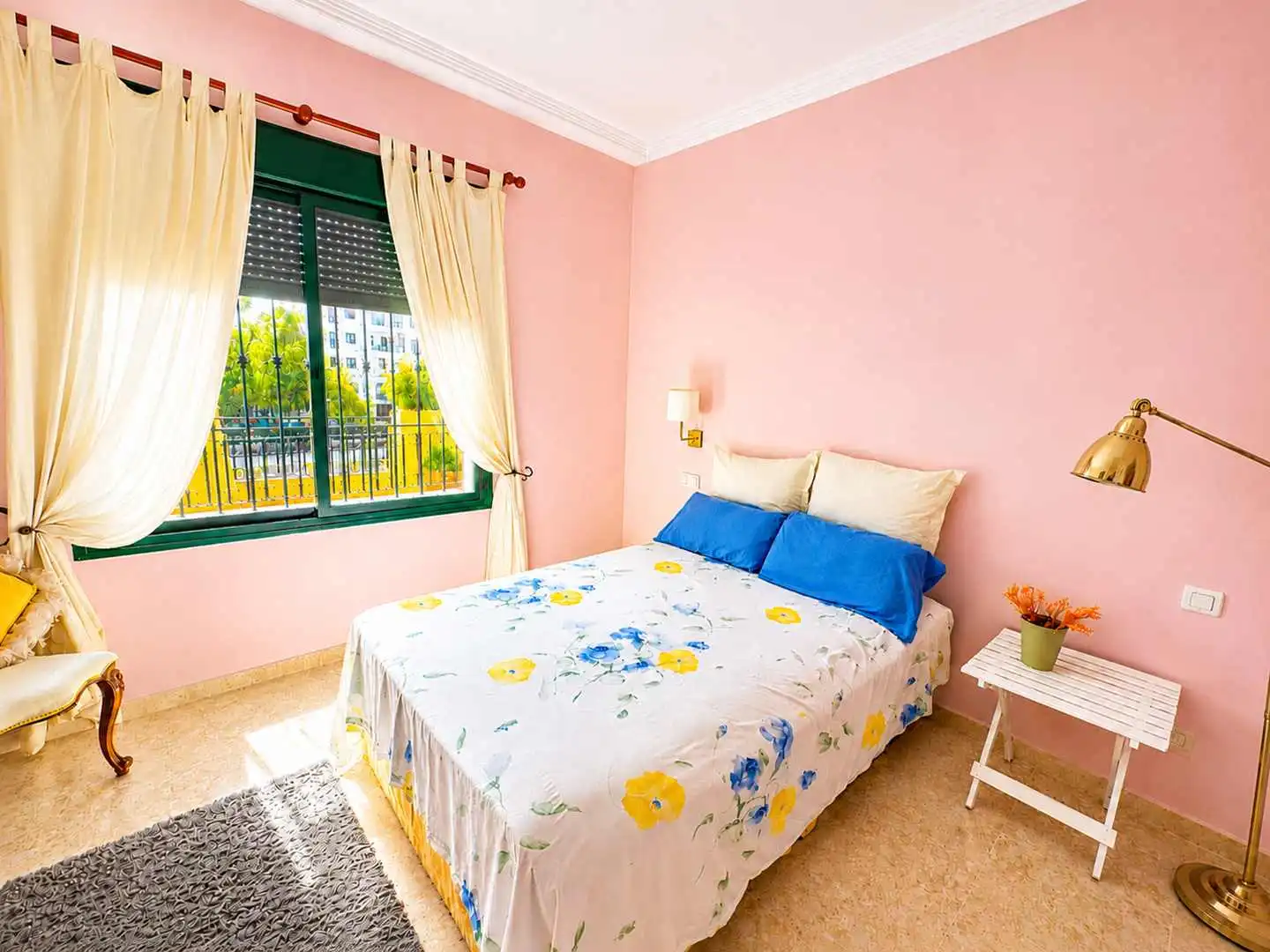 Habitación de Dúplex en venta en Manilva con Aire acondicionado, Calefacción y Terraza