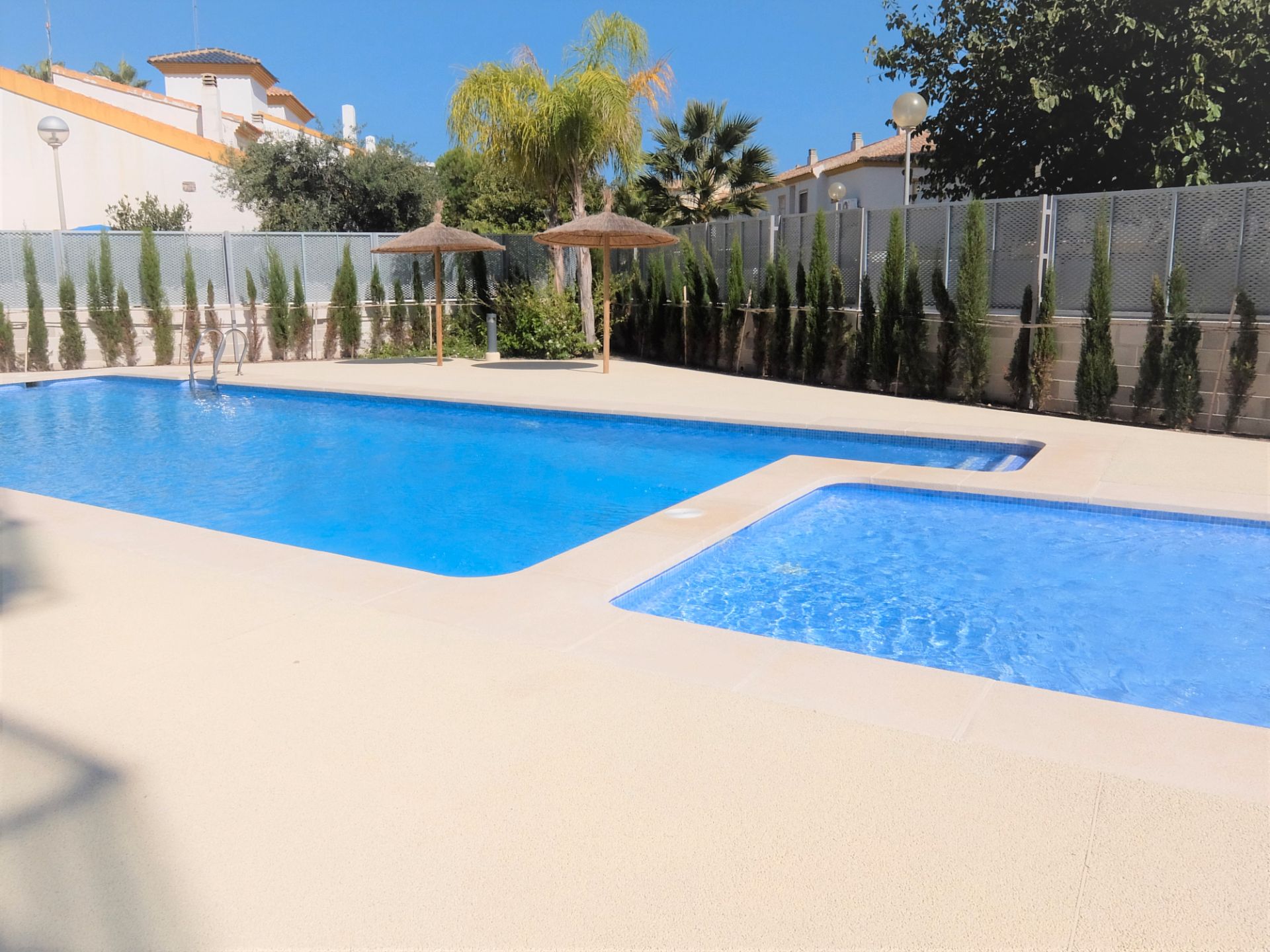 Piscina de Apartamento de alquiler en Oliva con Aire acondicionado, Calefacción y Terraza